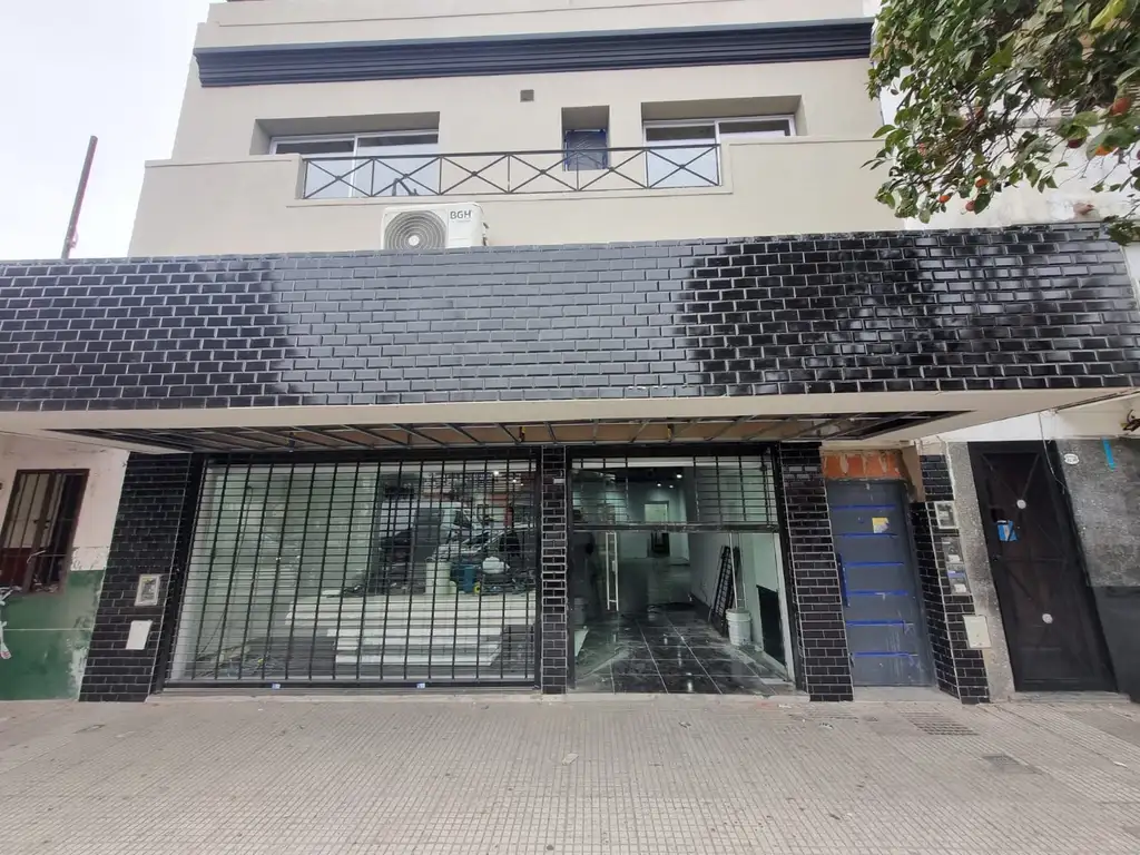 Foto de Local A Estrenar En Venta Sobre Avenida En Villa Real - Sin Expensas, imagen 2