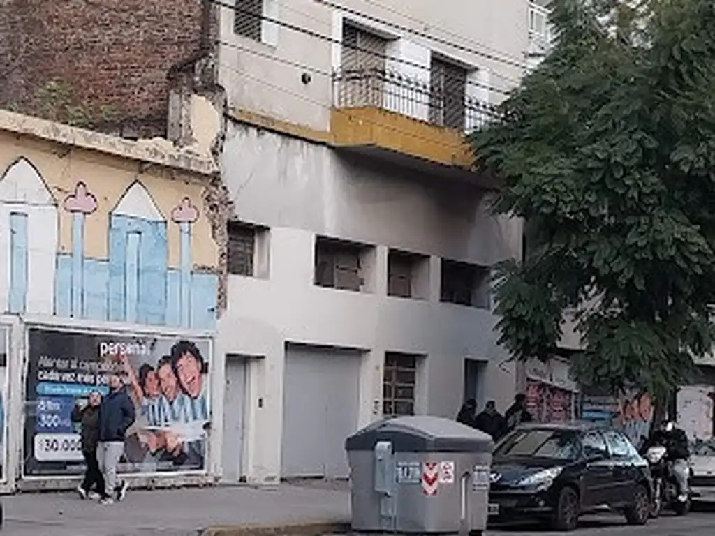 Foto de Local en dos plantas con vivienda en excelente zona comercial, imagen 2