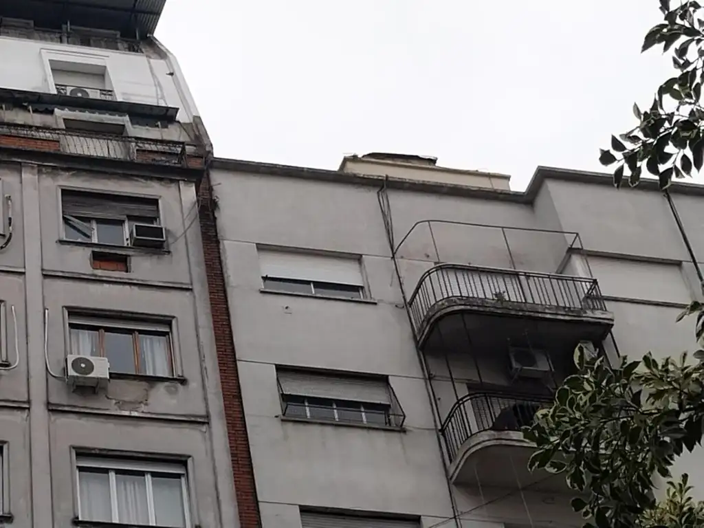 Foto de PISO DE 46 M2 A RECICLAR, imagen 1