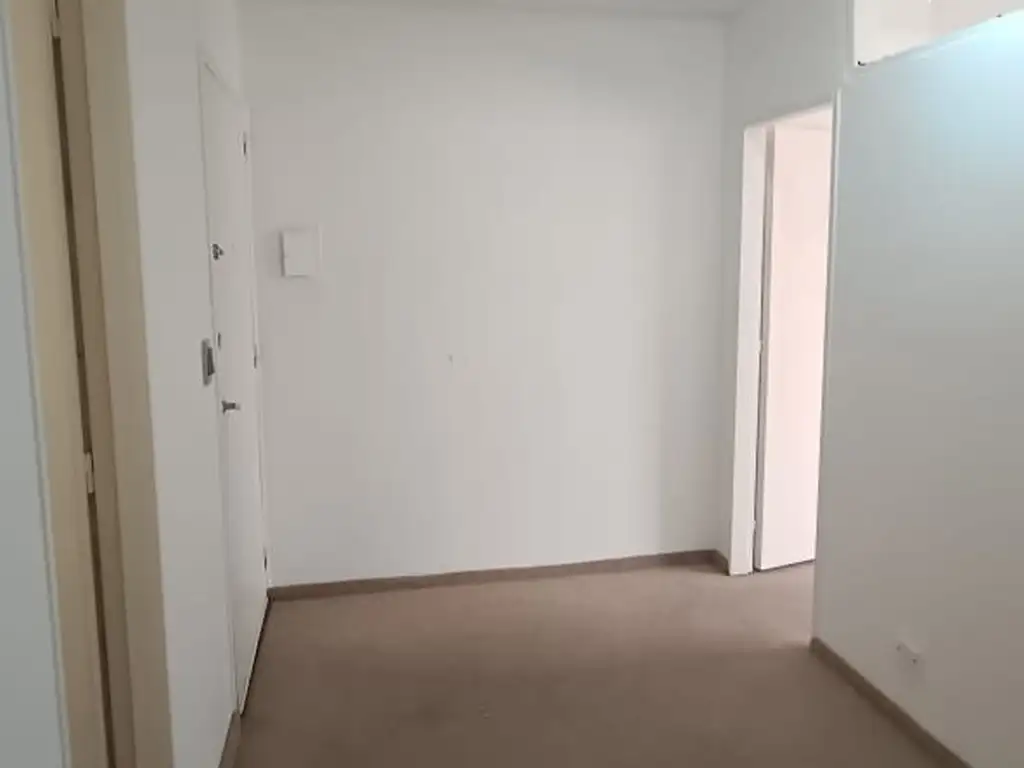 Foto de ALQUILER DE OFICINA - ZONA CENTRO, imagen 2