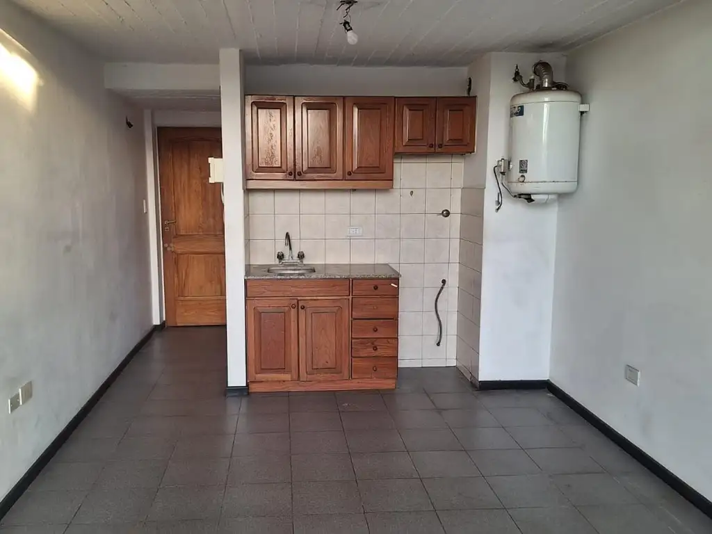 Foto de MORENO CENTRO DEPARTAMENTO. ALQUILER DOS AMBIENTES, imagen 2