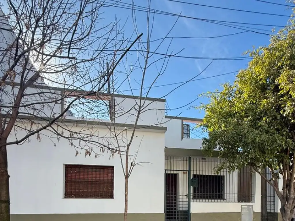 Foto de Casa 2 Dorm. El Palomar / Moron - A Mts. de Acc. Oeste !!!!, imagen 1