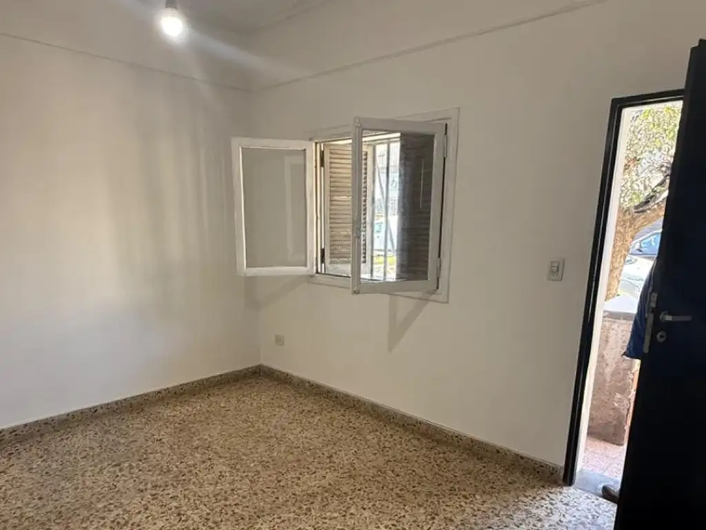 Foto de Casa 2 Dorm. El Palomar / Moron - A Mts. de Acc. Oeste !!!!, imagen 2