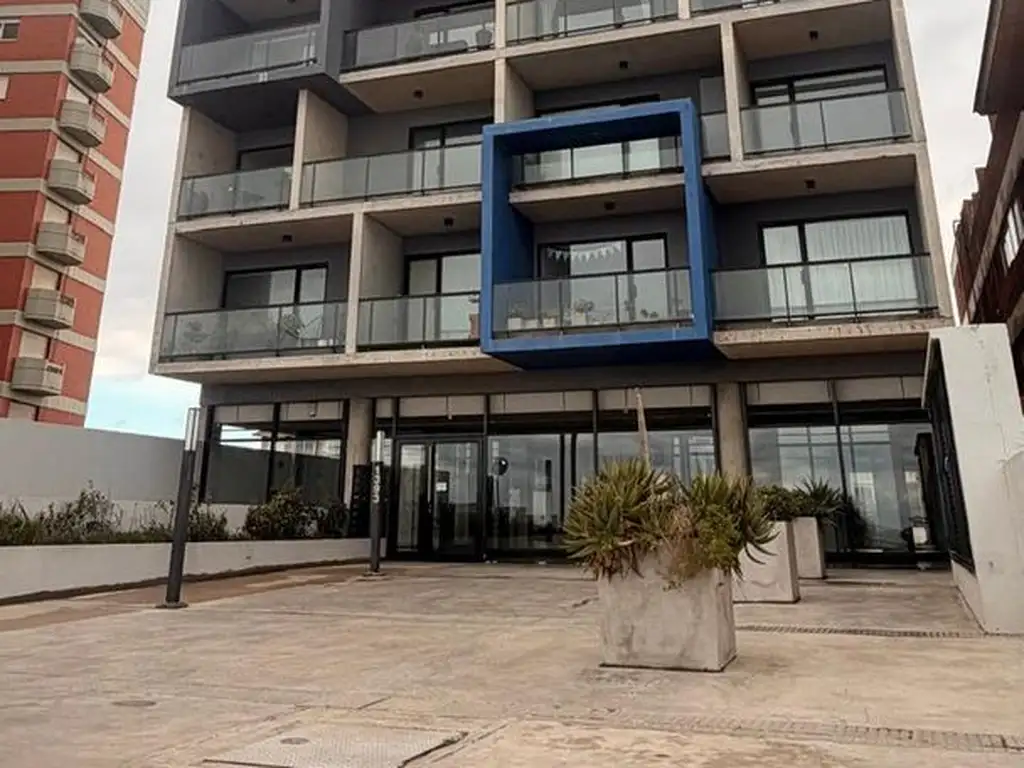 Foto de En venta semipiso frente al mar 2 amb con/esc 82m, imagen 1