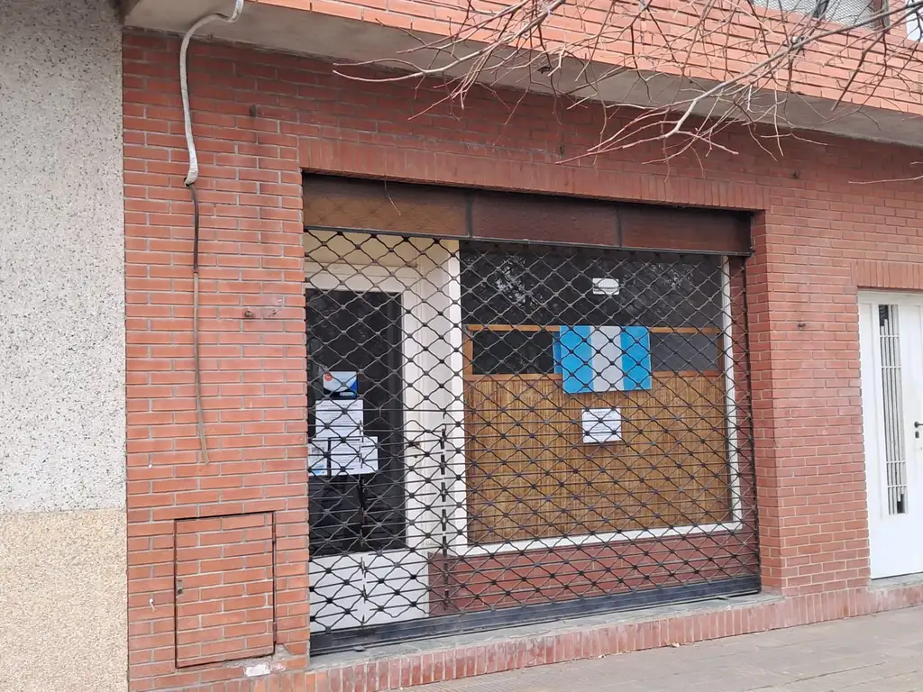 Foto de LOCAL COMERCIAL AMPLIA VIDRIERA, imagen 1