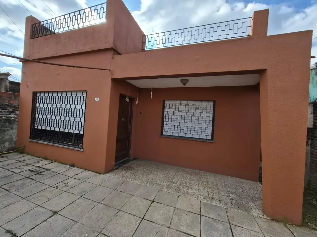 Foto de Casa amplia en San Miguel, tres ambientes, imagen 2