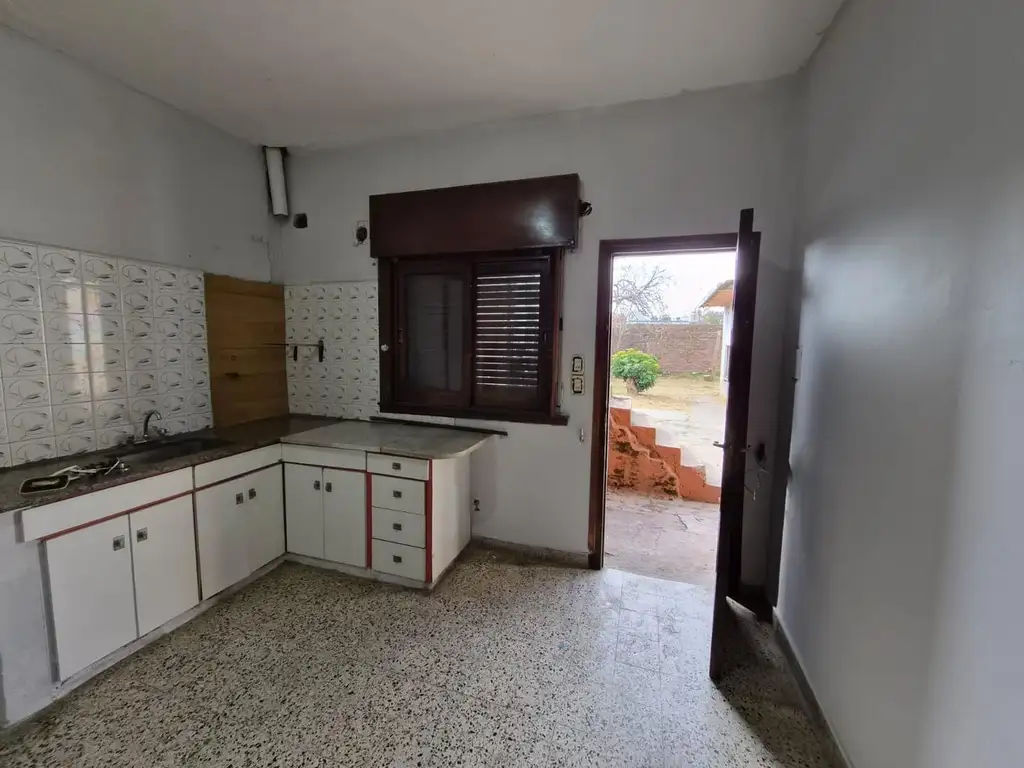 Foto de Casa amplia en San Miguel, tres ambientes, imagen 5