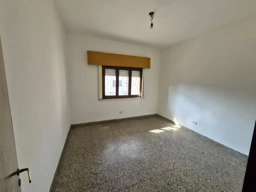 Foto de Casa amplia en San Miguel, tres ambientes, imagen 3