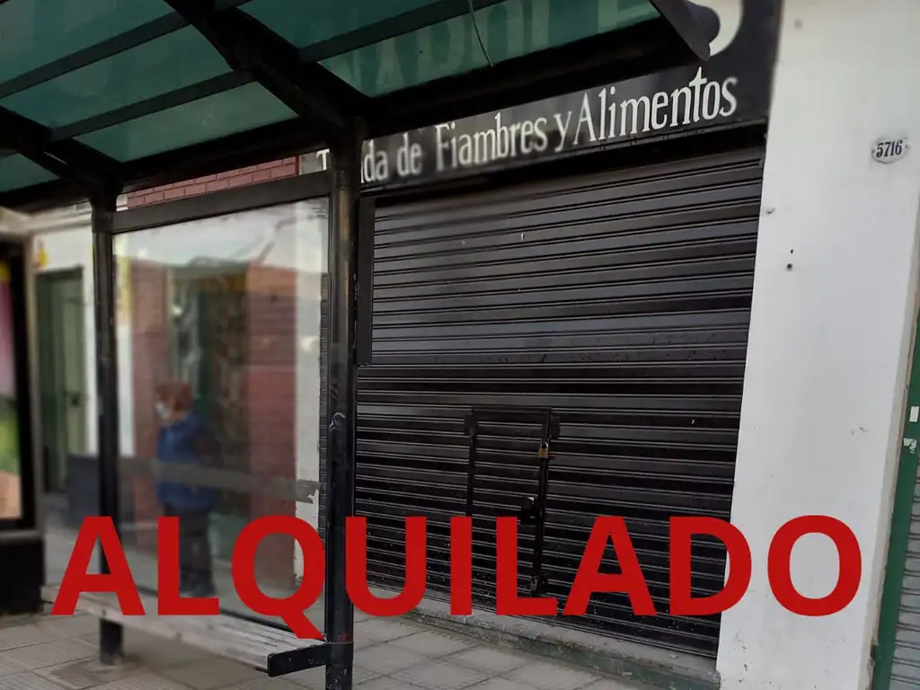 Foto de LOCAL FRENTE A PARADA DE COLECTIVOS, imagen 1