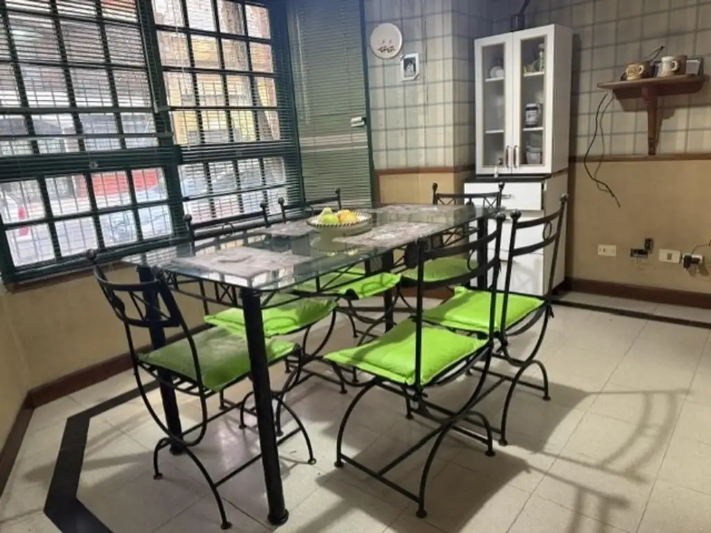 Foto de Casa de 5 Ambientes en 3 Plantas con Jardín y Garage, imagen 3