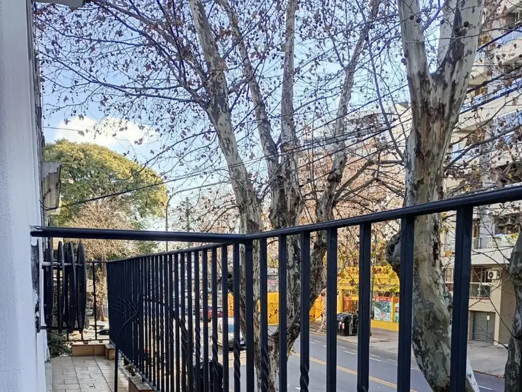 Foto de DPTO TIPO PH CON BALCÓN AL FRENTE Y TERRAZA 1°P p/esc, imagen 1