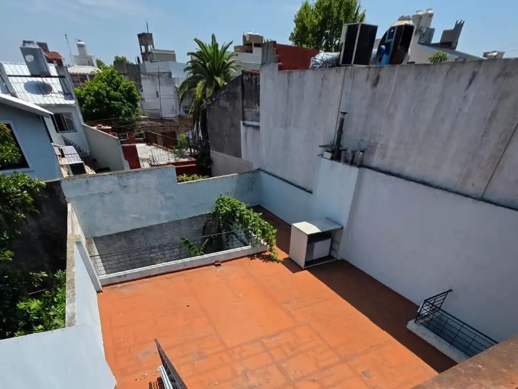 Foto de Casa en 2 plantas p/ local comercial Av. E. Castro, imagen 1