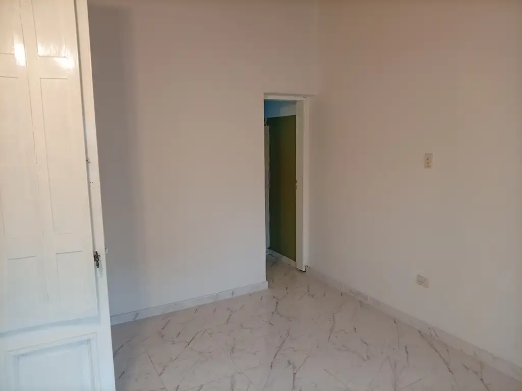 Foto de ¡Hermoso PH 2 ambientes al frente sin expensas! Impecable en Haedo, imagen 5