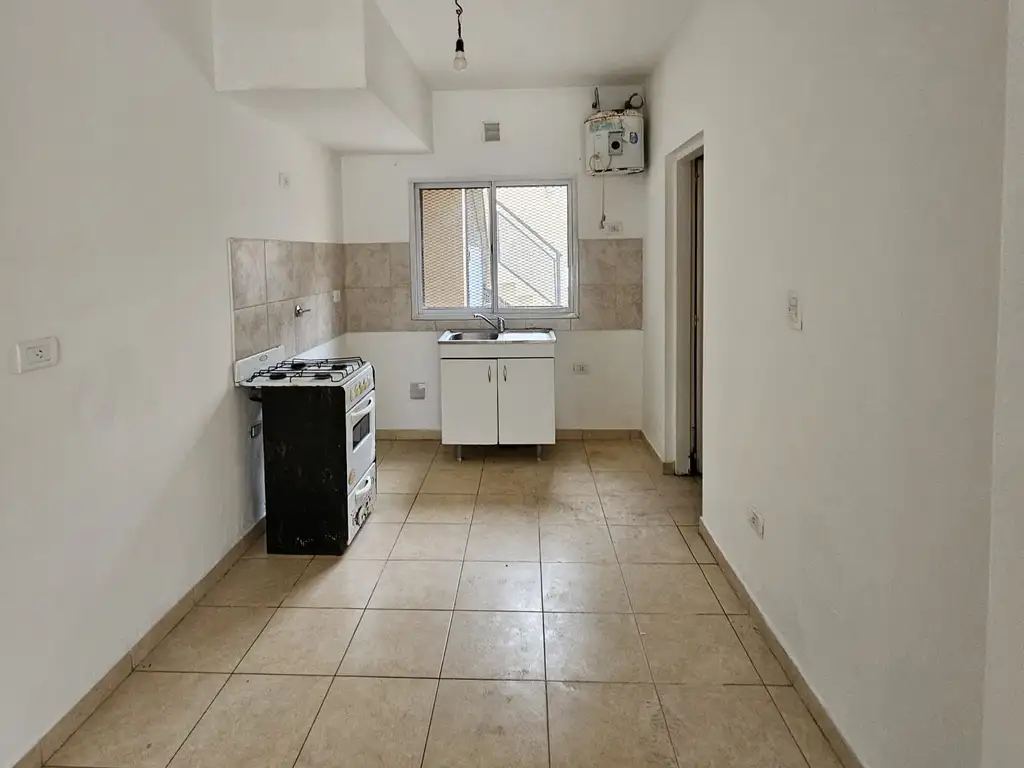 Foto de ALQUILER DEPARTAMENTO MONOAMBIENTE MORENO CENTRO CON PATIO Y TODOS LOS, imagen 2