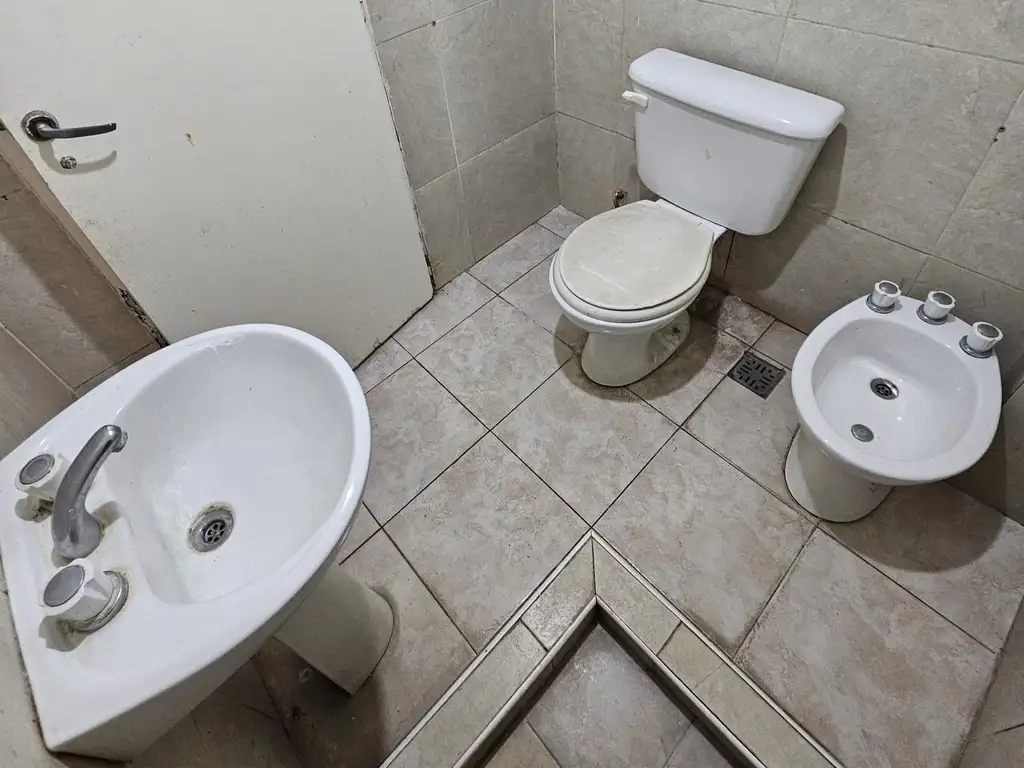 Foto de ALQUILER DEPARTAMENTO MONOAMBIENTE MORENO CENTRO CON PATIO Y TODOS LOS, imagen 4