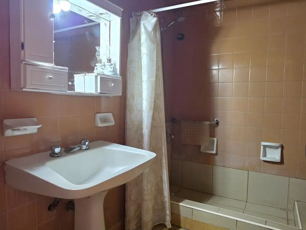 Foto de Casa en PH de 4 ambientes con patio y garaje en Chauvin, imagen 4