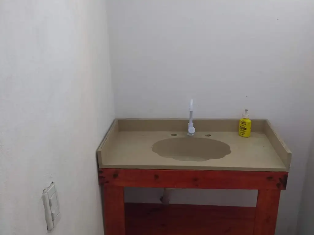 Foto de GALPON 200 MTS, ENTRADA PARA CAMION, PISO HORMIGON, ALTURA 5 MTSM 2, imagen 5