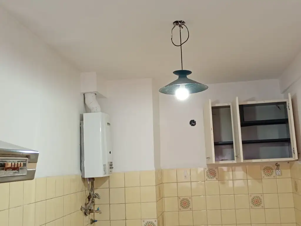Foto de ALQUILER - 2 AMBIENTES - EXCELENTE ESTADO - SEGURO DE FIANZA, imagen 3