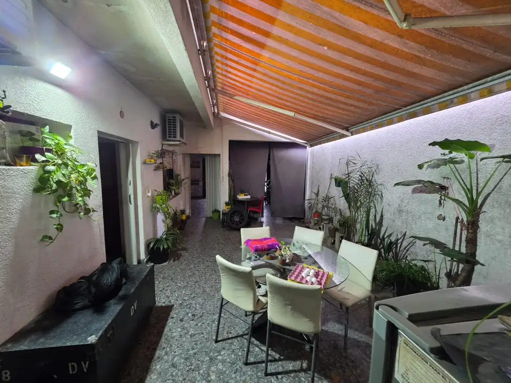 Foto de CASA 4 AMB CON GGE -PATIO - QUINCHO Y TERRAZA !, imagen 3