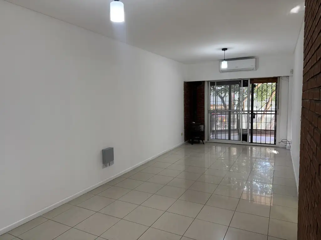 Foto de 3 AMBIENTES EN EXCELENTE ESTADO PATIO CUBIERTO Y LAVADERO; COCINA, imagen 4