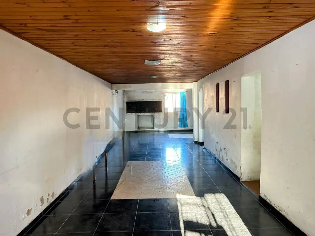 Foto de 80 ENTRE 133 Y 134 - CASA EN VENTA DE 3 DORMITORIOS, CON LOTE DE 400M2, imagen 2