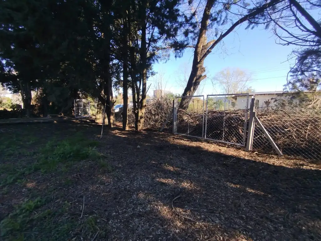 Foto de Lote con Casa a Refaccionar - Barrio La Comarca - Exaltacion de la Cruz, imagen 2