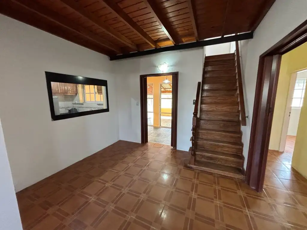 Foto de Casa con 3 dormitorios, cochera, jardin y quincho en venta, imagen 3