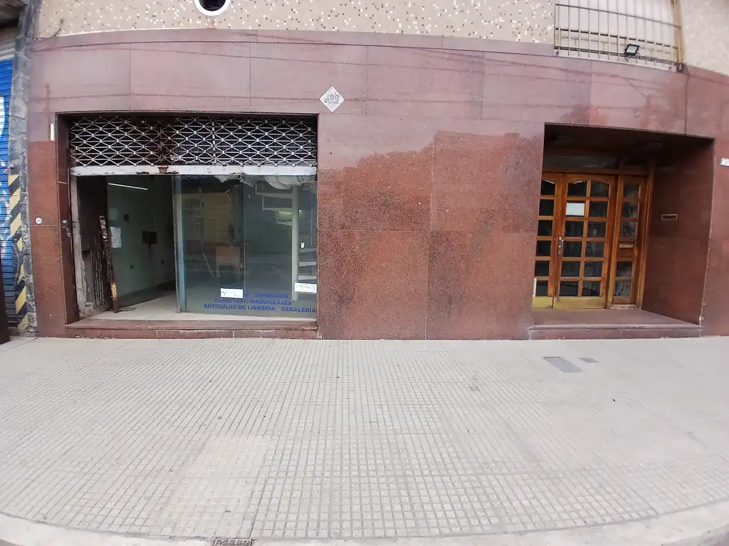 Foto de LOCAL CON ENTREPISO UBICADO SOBRE AV LOPE DE VEGA, imagen 3