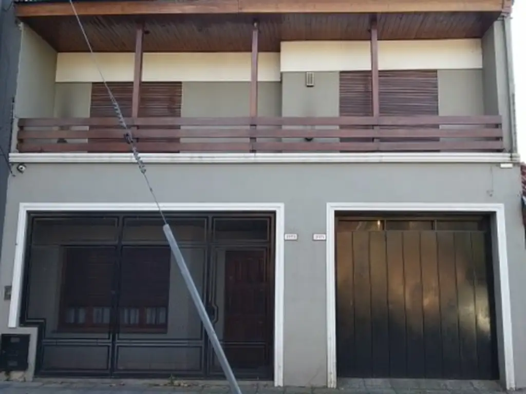 Foto de Gran CASA 4 DORMITORIOS. 3 BAÑOS. COCHERA. PATIO. FONDO LIBRE, imagen 4