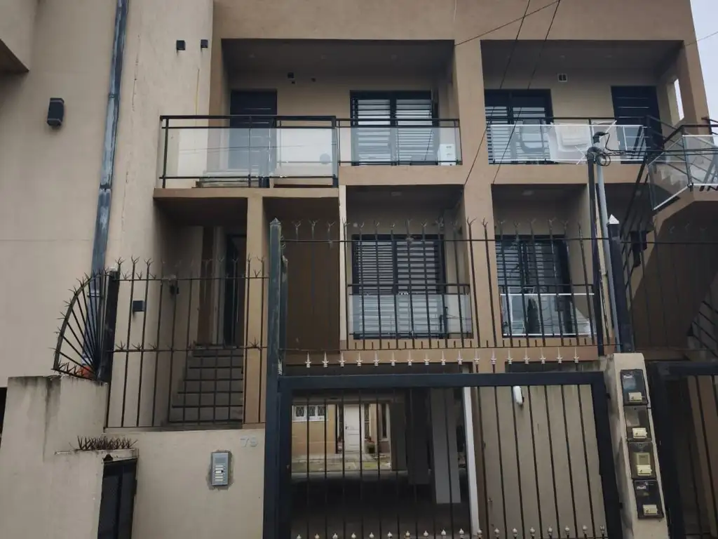 Foto de Departamento 2 ambientes en alquiler Quilmes, imagen 3