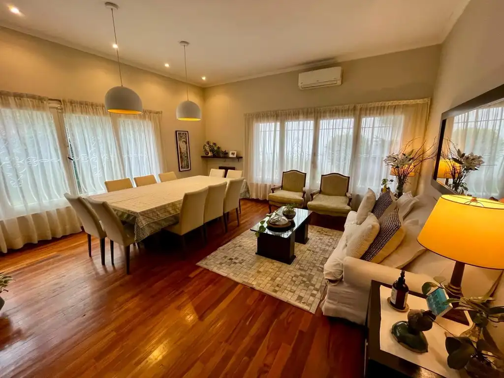Foto de Chalet desarrollado en una planta, imagen 2