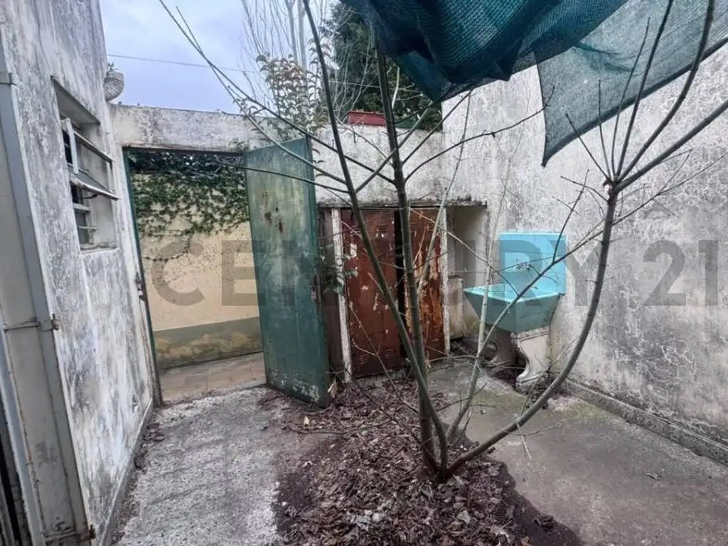 Foto de 29 y 60 - PH A REFACCIONAR DE UN DORMITORIO, imagen 4