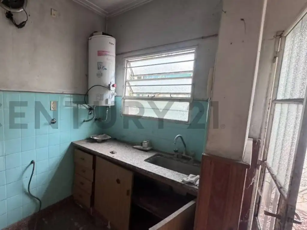 Foto de 29 y 60 - PH A REFACCIONAR DE UN DORMITORIO, imagen 2