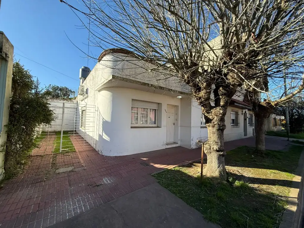 Foto de Casa - Venta - Argentina, Lobos, imagen 1