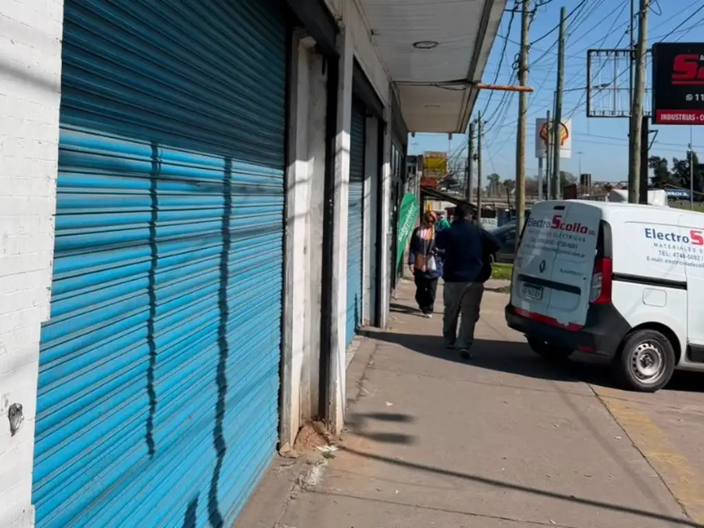 Foto de Alquiler Local sobre Henry Ford 120mts. totales, imagen 3