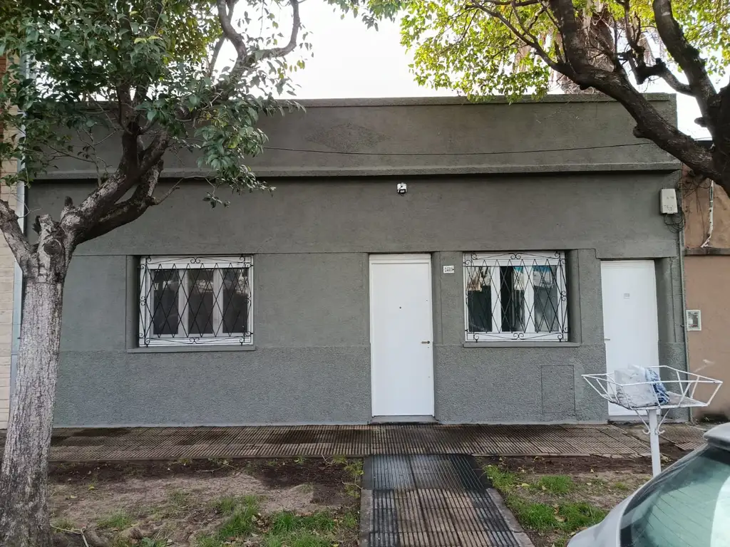 Foto de ALQUILA CASA 3 AMB CON PATIO, MONOAMB Y LAVADERO ZONA SAN MARTIN, imagen 2
