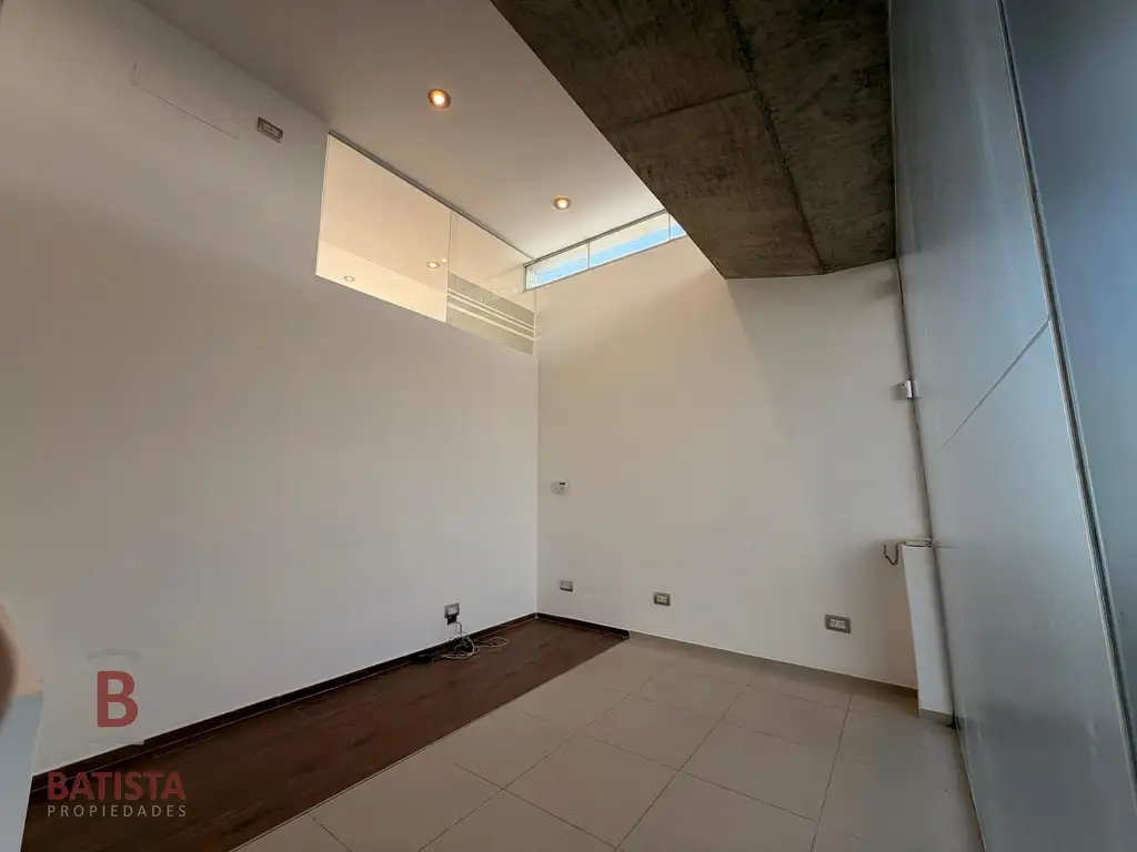 Foto de ¡VENDE! Oficina/Local comercial en calle 41 e/ 13 y 14 - Excelente, imagen 2