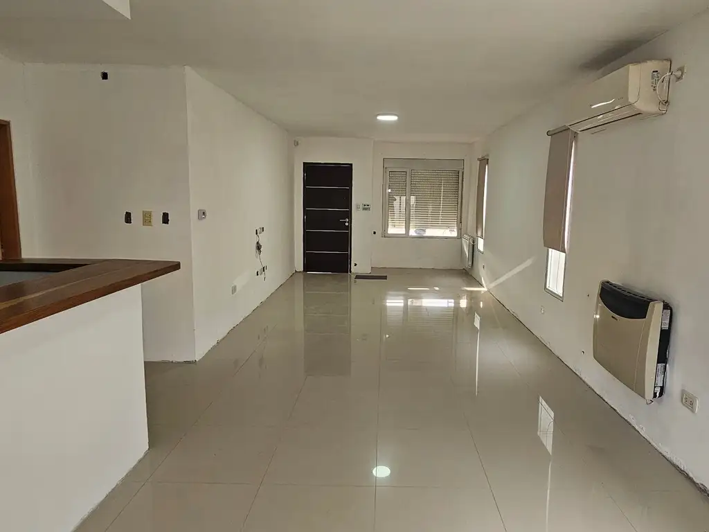 Foto de Casa en venta c/ cochera en Rivadavia, imagen 1