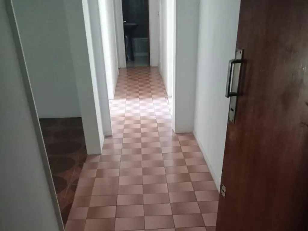 Foto de OPORTUNIDAD - EXCELENTE DEPARTAMENTO EN FLORES A MTS DE AV.RIVADAVIA, imagen 4