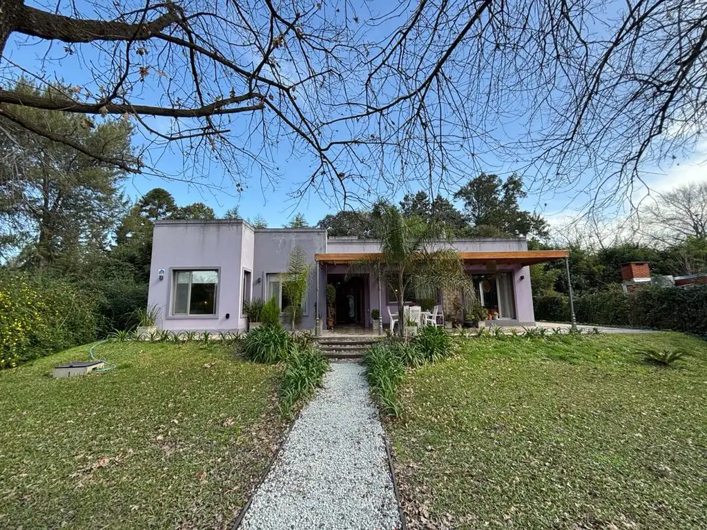 Foto de Casa en venta con dos dormitorios, parque, piscina y quincho, imagen 1