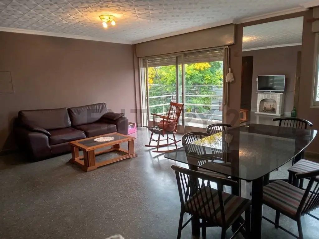 Foto de Departamento en Venta 3 Dormitorios con Cochera en Pleno Centro de, imagen 2