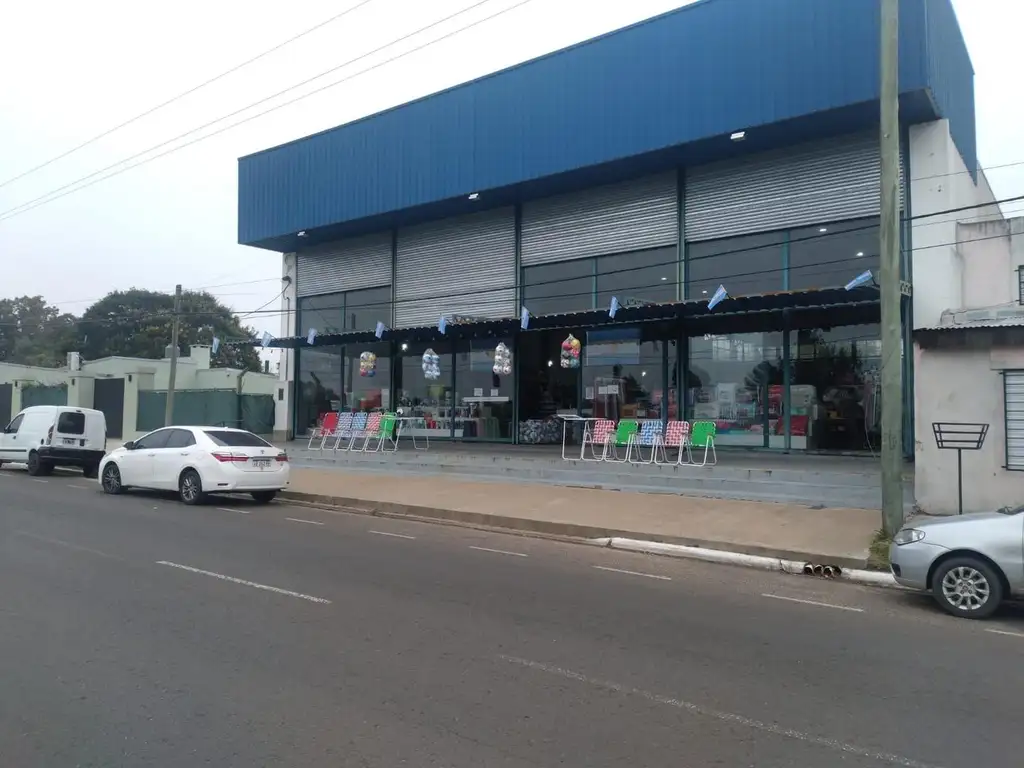 Foto de Amplio galpón en zona norte próximo al aeropuerto, imagen 4