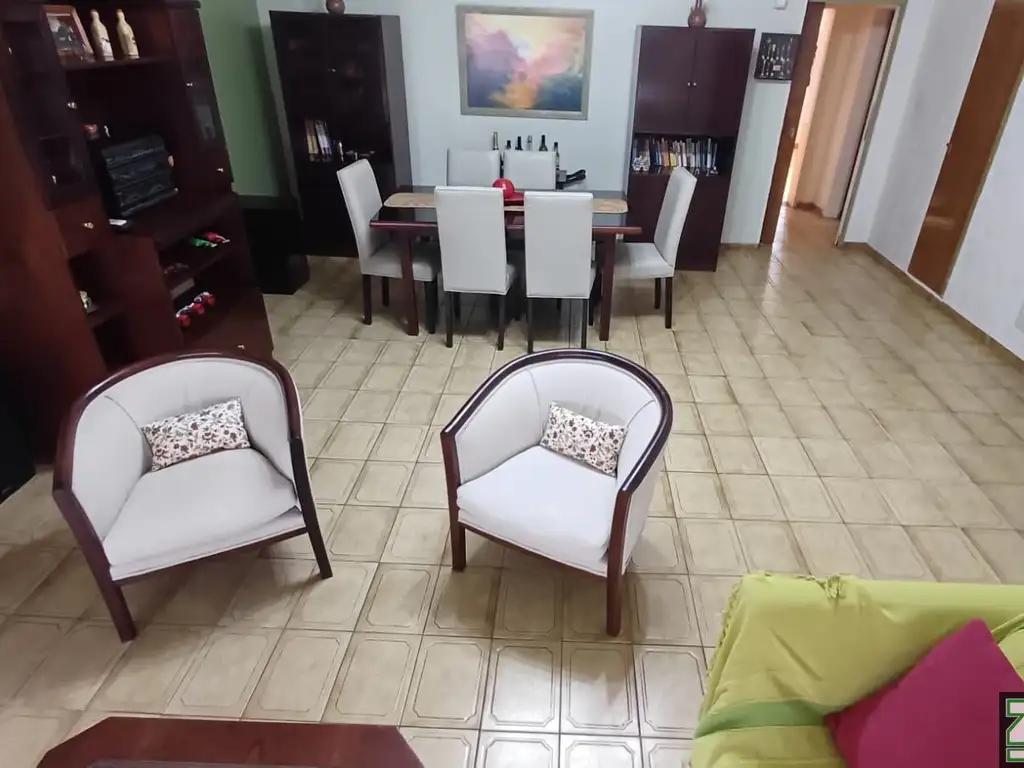 Foto de CASA 4 AMBIENTES GJE PATIO TERRAZA QUINCHO IMPECABLE ESTADO-POMPEYA, imagen 3