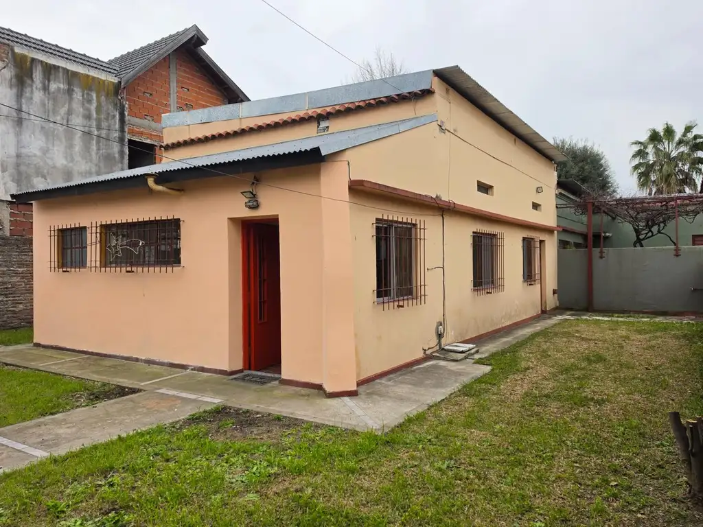 Foto de CASA 2 DORMITORIOS, PARQUE Y GARAGE, imagen 3