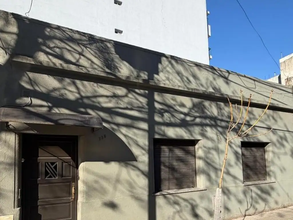 Foto de tipo casa al contra frente 2 amb y medio c patio, imagen 1
