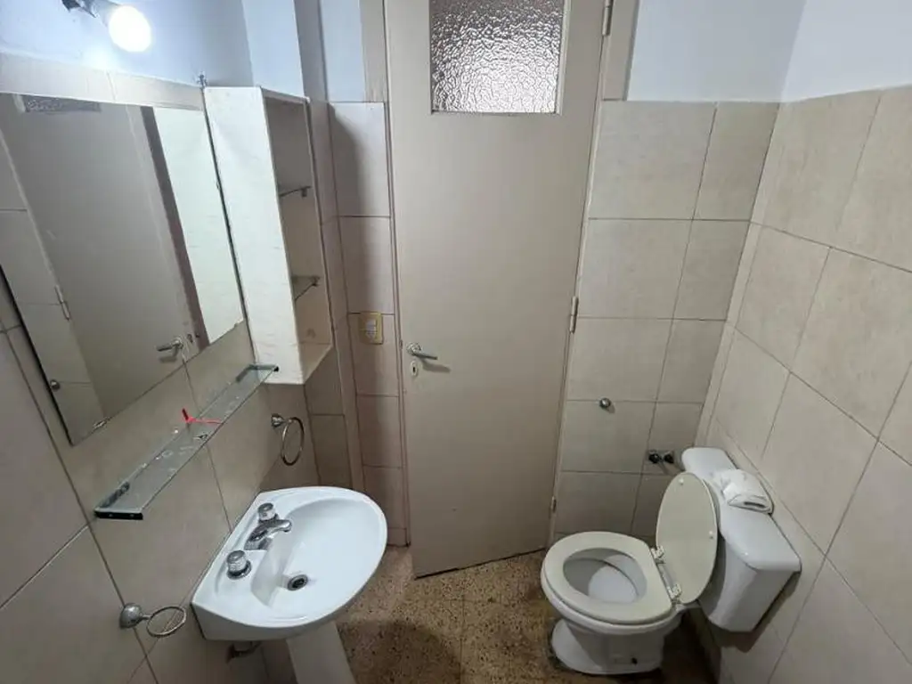 Foto de tipo casa al contra frente 2 amb y medio c patio, imagen 3