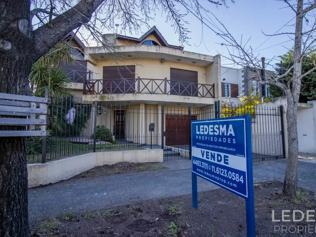 Foto de VENTA CASA 6 AMBIENTES CON GARAGE Y FONDO LIBRE, imagen 1