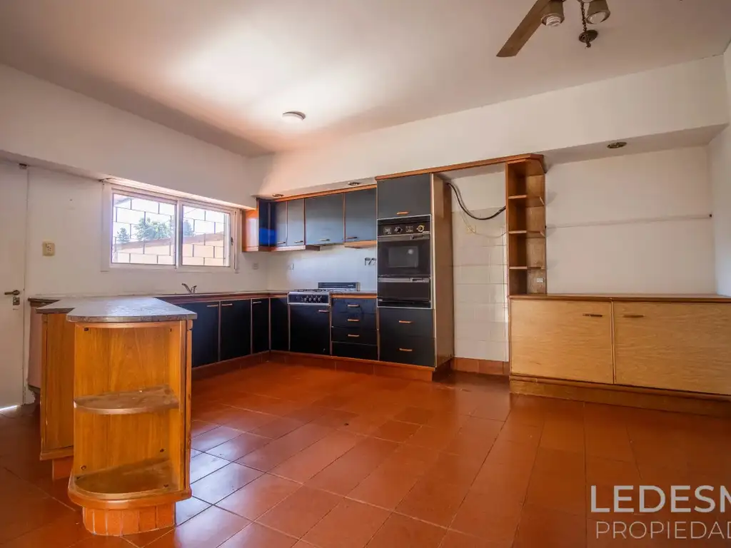 Foto de VENTA CASA 6 AMBIENTES CON GARAGE Y FONDO LIBRE, imagen 3