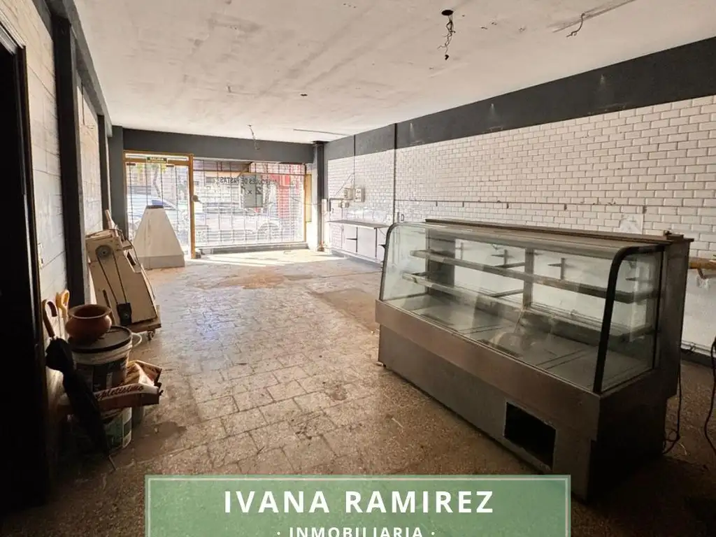 Foto de Casa con departamento y local, ideal inversores - Luján Centro., imagen 1