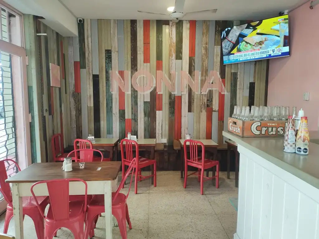 Foto de Excelente Cafeteria/Heladeria en la zona de San Telmo., imagen 2